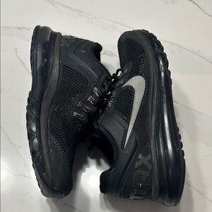 Men's Black Running Shoes
